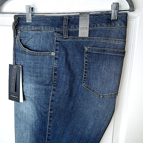 Don’t miss OUT 👀! NWT - fresh pair of skinny 👖 anyone? These are premium ultra - Picture 8 of 16